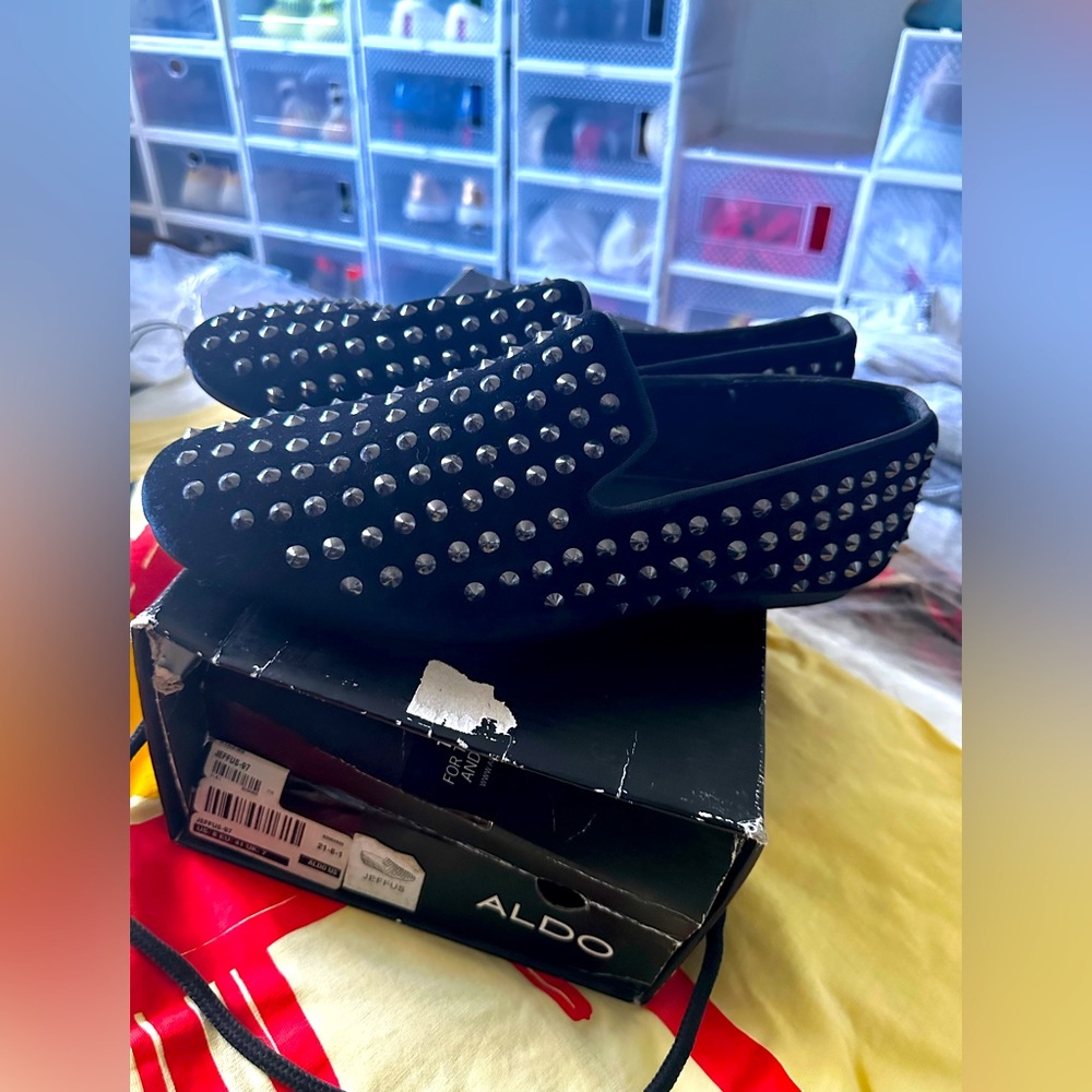 ALDO STUDS SHOES SZ8